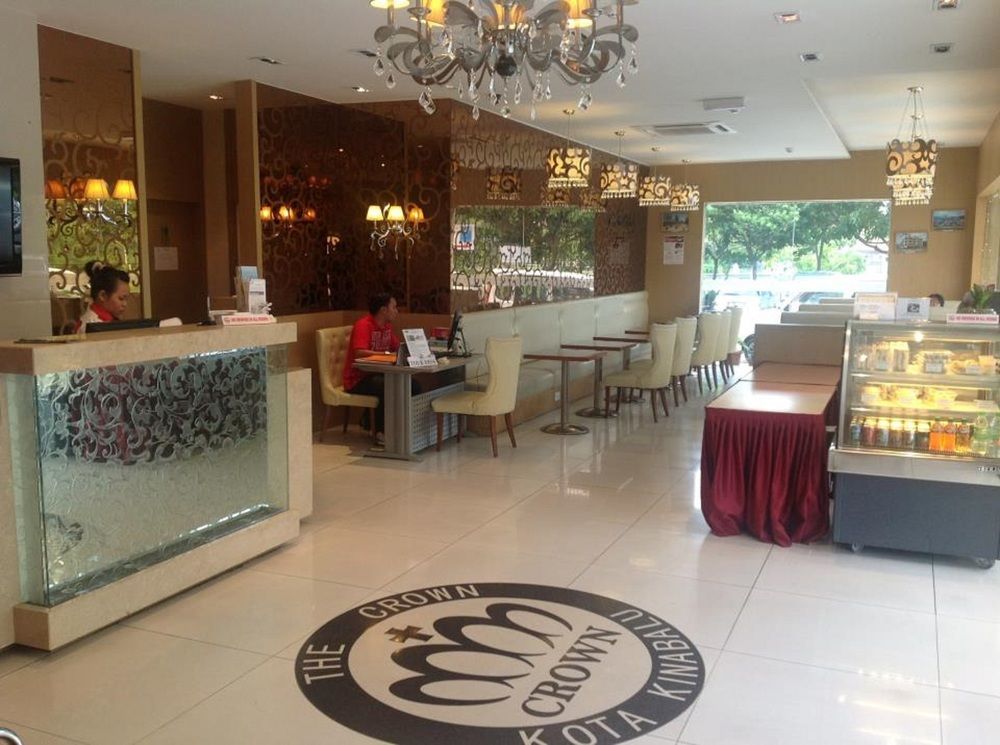 婆罗皇冠酒店 亞庇 外观 照片