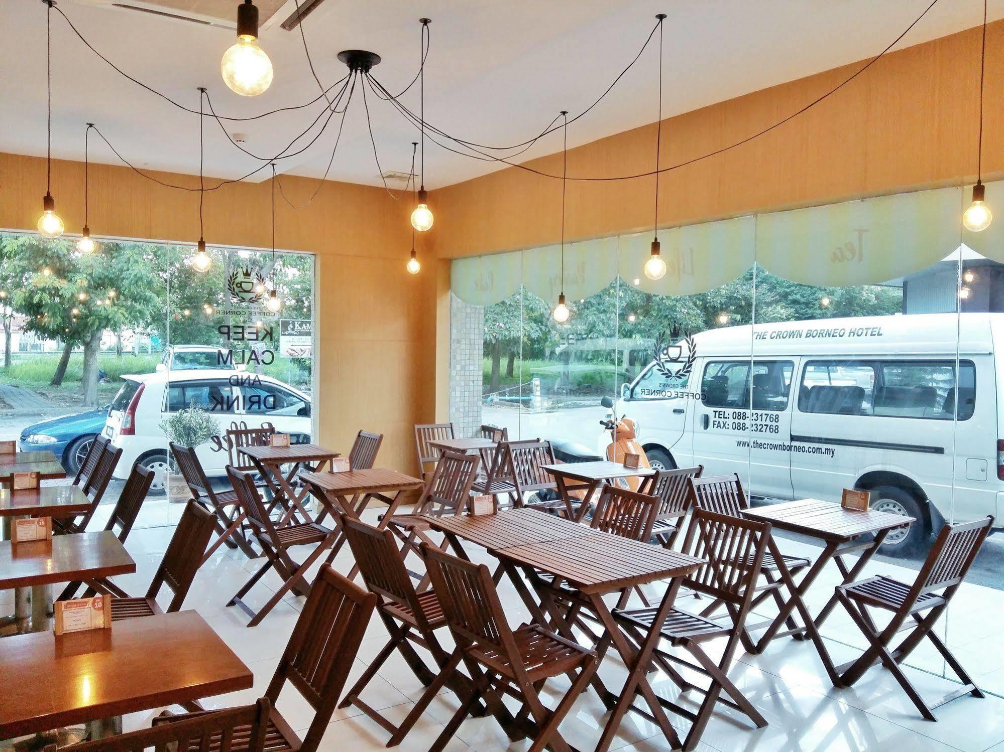 婆罗皇冠酒店 亞庇 外观 照片